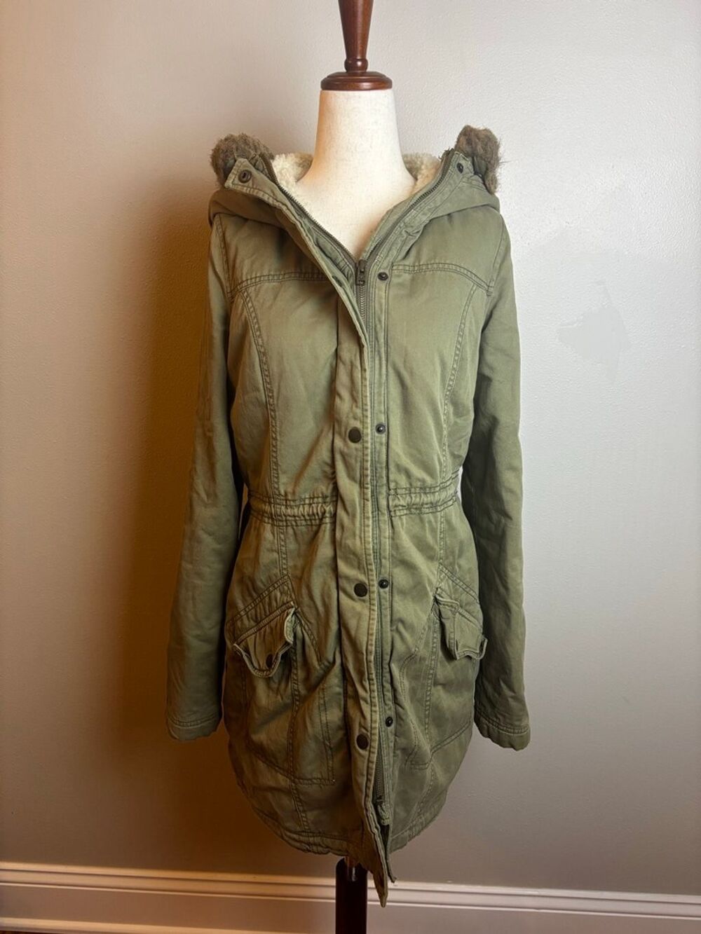 Hollister Hooded Parka Faux Fur Lined Olive Green Size L